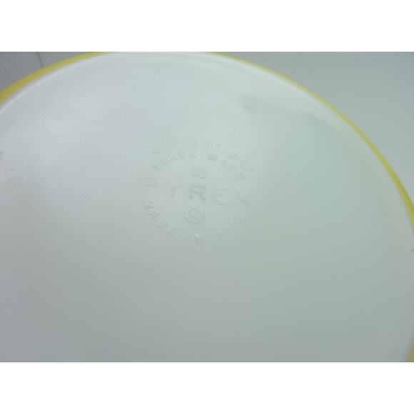 Vintage Pyrex Town and Country Yellow Casserole Dish 474 – B 1.5 Quart No Lid - Picture 7 of 7